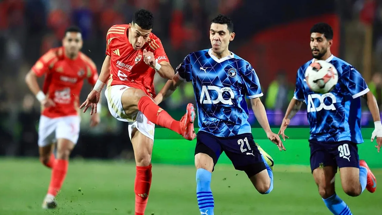 موعد ترقب جماهير الكرة المصرية لمواجهة الأهلي وبيراميدز في الدوري الممتاز 2026